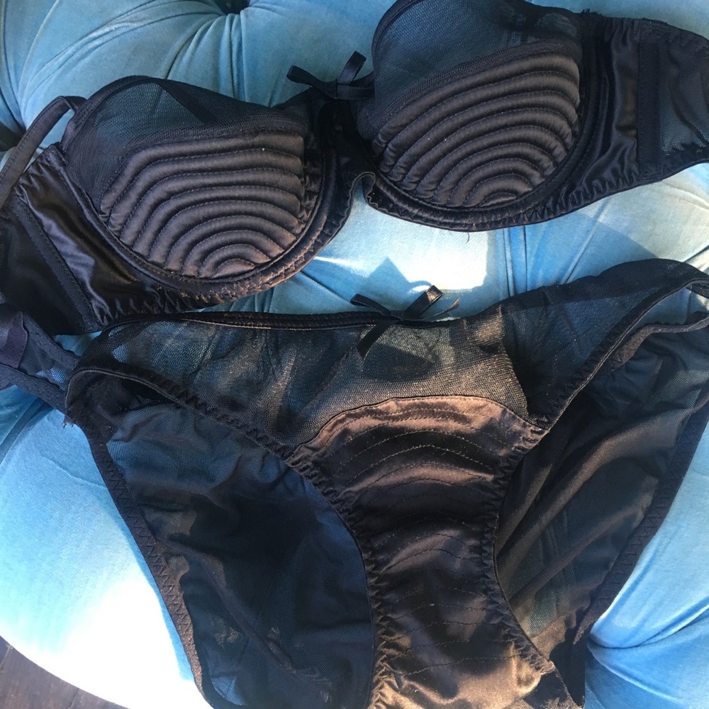 Ribbed bra and underwear set